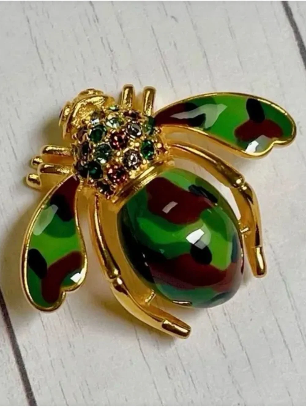 VINTAGE JOAN RIVERS CLASSICS ENAMEL CAMO SWAROVSKI CRYSTALS BEE BROOCH